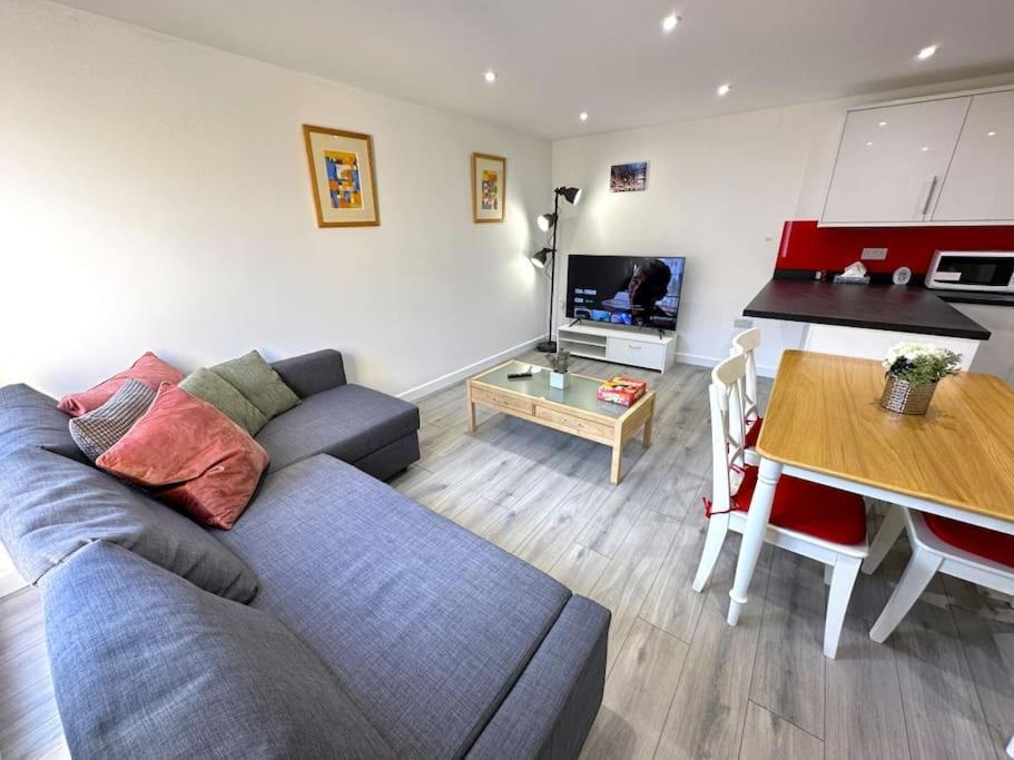 Charming New 2Br Detached House-Central Headington- Wi-Fi, Netflix, Top Location Оксфорд Экстерьер фото