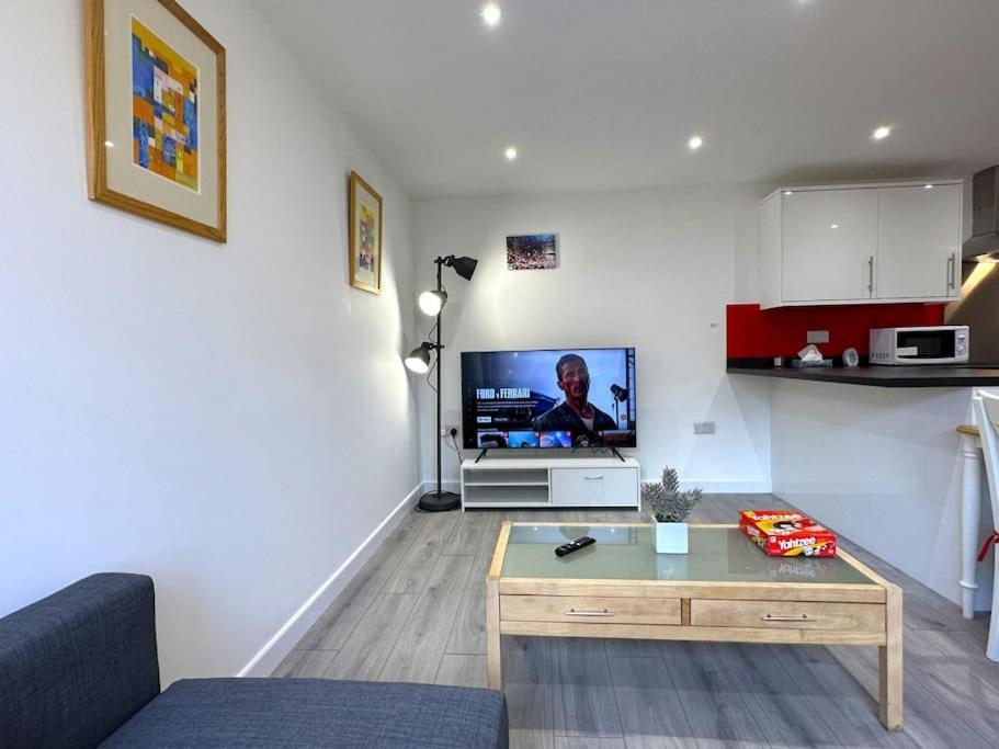 Charming New 2Br Detached House-Central Headington- Wi-Fi, Netflix, Top Location Оксфорд Экстерьер фото